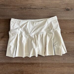 Lululemon white tennis skirt